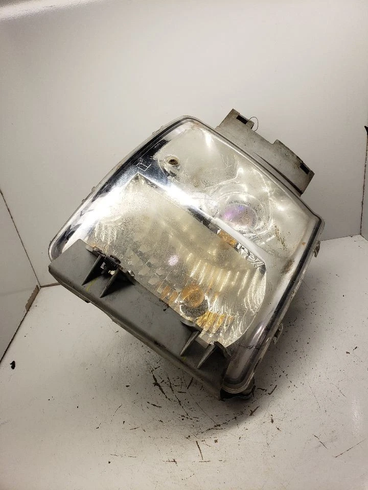 Passenger Right Headlight Halogen Fits 05-11 STS 1323756 - Image 3 of 4