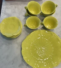VTG METLOX POPPYTRAIL lotus Chartreuse/yellow (6) Dinner Plates, Cups, Saucers