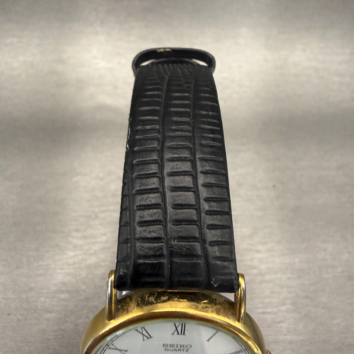 Seiko Watch Men 31mm White Dial Gold Tone Date 5Y39-7010 Vintage 