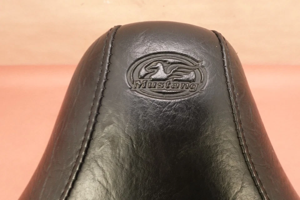 2007-2012 Harley Davidson Sportster 1200 XL1200L MUSTANG 单人座椅 — 第 3/4 张图片