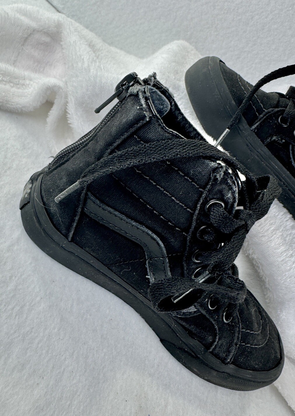 Vans Sk8 Hi Zip Shoes Kids Size 13.5 Sneakers Triple Black Youth Skater Hi-Top thumbnail 4