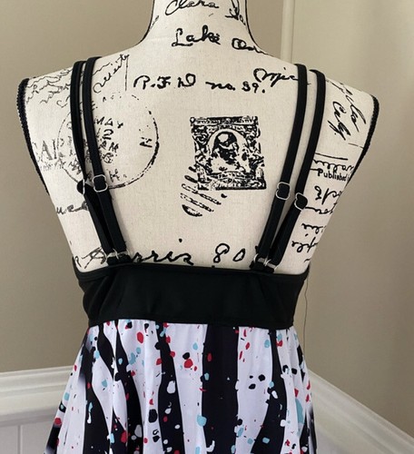 Woman’s size 12 halter style swim top Black And White Multi - Picture 7 of 8
