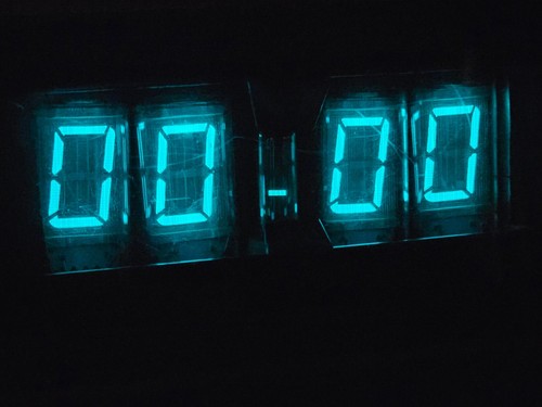 Nuevo reloj de mesa de madera Nixie Tubes ELEKTRONIKA 4 G9.02 funciona bien 1980 URSS era - Imagen 12 de 24