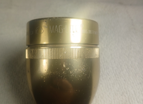 Mag-Lite - Gold Anodized - 2D - 10" Flashlight - W/ Serial Number - Picture 8 of 12