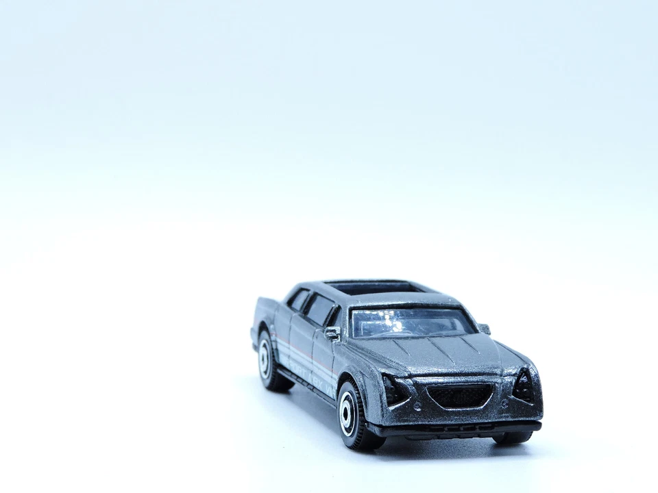 2001 Matchbox Автомобиль Аэропорт Лимузин MBX VIP - Открытая Солнечная Крыша, Сделано в Таиланде - Изображение 2 из 4