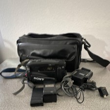 Sony Handycam CCD-TR402E Video8 Camcorder 10x Zoom Battery Charger Case