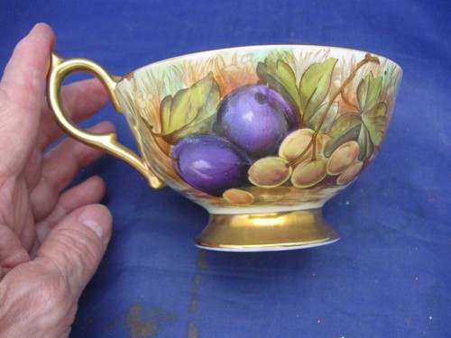 AYNSLEY - SIGNED JONES & N.BRUNT - CUP & SAUCER & PLATE TRIO GOLD ORCHARD FRUIT - Picture 5 of 16