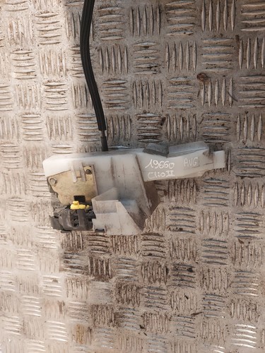 Serrure fermeture porte avant Gauche RENAULT CLIO II (2) PHASE I (1) - 5 PORTES - Picture 2 of 4