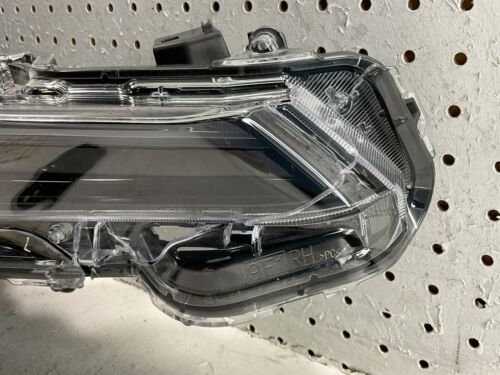 2024 TOYOTA COROLLA RIGHT SIDE HEADLIGHT OEM DAMAGE - Picture 7 of 12