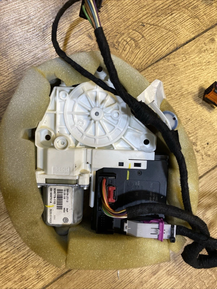 VOLKSWAGEN JETTA MK5 2010-2016 O/S CONDUCTOR PUERTA DELANTERA VENTANA MOTOR 1K5837402AT Foto 4 de 4