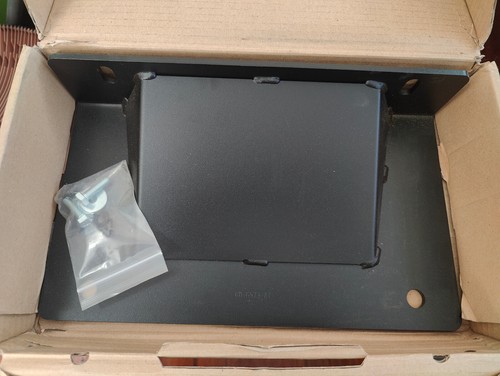 APC AR7700 NetShelter SX Stabilizer plate AR7700 600mm/750mm - Picture 4 of 4