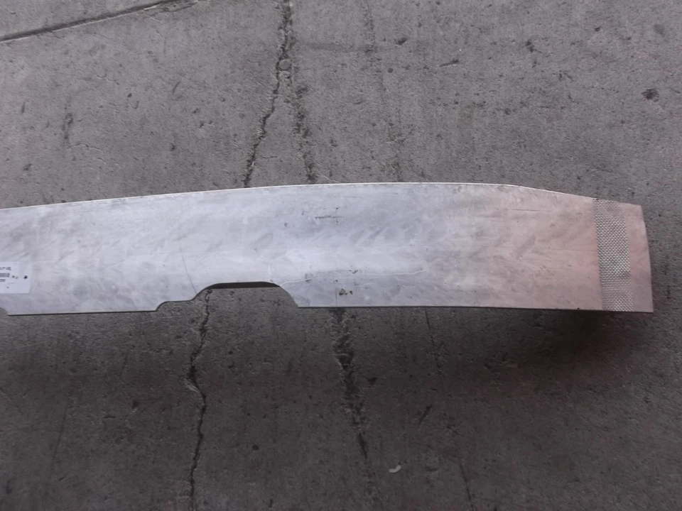 Barra de refuerzo de parachoques delantero OEM nv50657 BMW i3 2014 2015 2016 2017 2020 2021 Foto 2 de 4