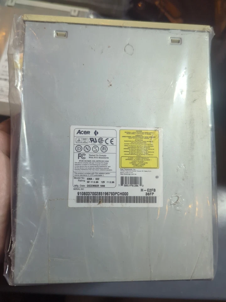  Acer 636A-002 36x IDE Internal CD-ROM Drive - Beige Bezel - Image 2 of 4