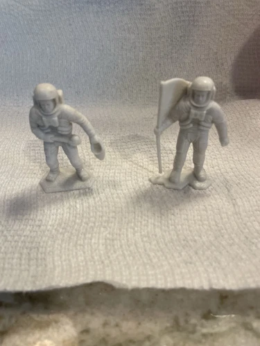 Vintage Louis Marx Astronaut Figures Set Of 2 Figures