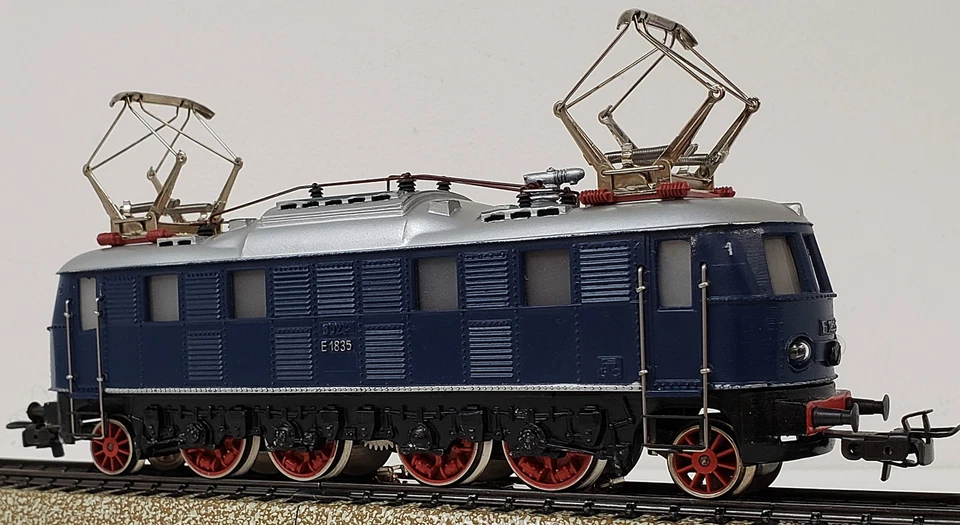 MARKLIN #3023 (#3923) NEW Old Stock, German DB E 18 Electric Locomotive in Blue - Image 4 of 4
