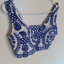 Blue and White Embroidered Women's Crop Top Meas 14" Armpit To Armpit