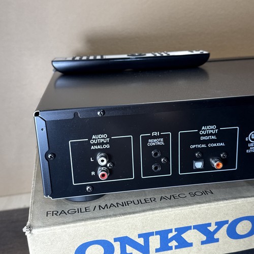 Onkyo C-7030 Audio CD Player - Black - Picture 5 of 7