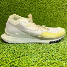Nike React Pegasus Trail 4 GTX Womens Size 8.5 Ivory Athletic Shoes Sneakers