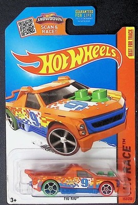 Hot Wheels Fig Rig 2015 1:64 Pixel Graphics Race Truck Diecast Model