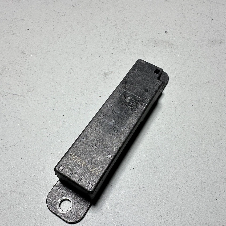 Módulo de antena de entrada sin llave Mercedes-Benz E550 2015-2017 OEM Foto 2 de 4