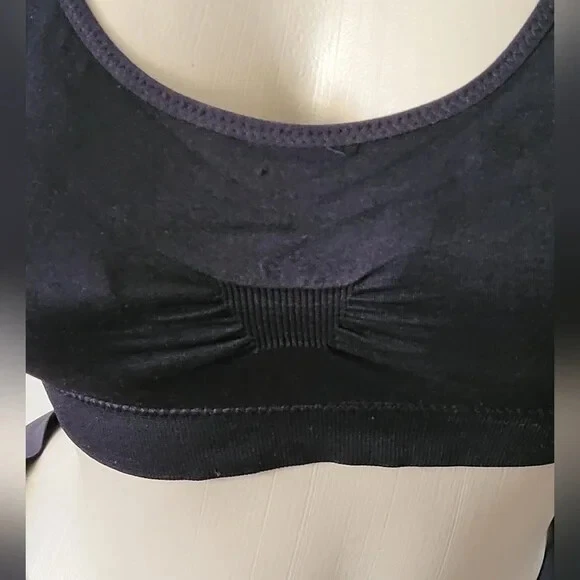 Camiseta sujetador Coobie sin costuras cuello redondo cami negra talla completa Foto 4 de 4