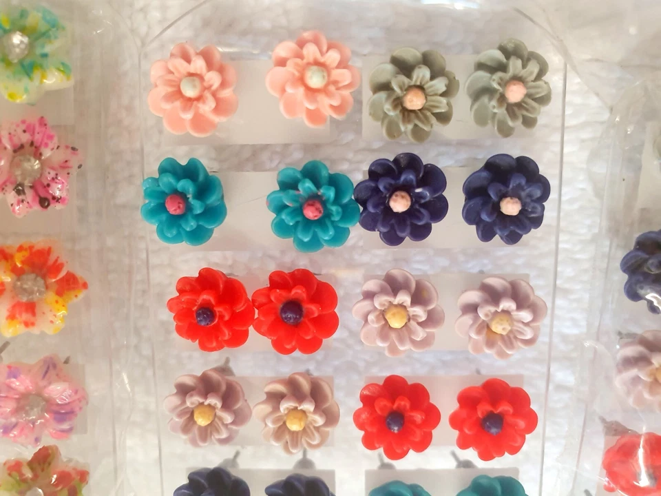 Joblot 60 пар смешанный дизайн полимерной глины цветок 12 мм серьги-гвоздики новый оптом - Изображение 3 из 4