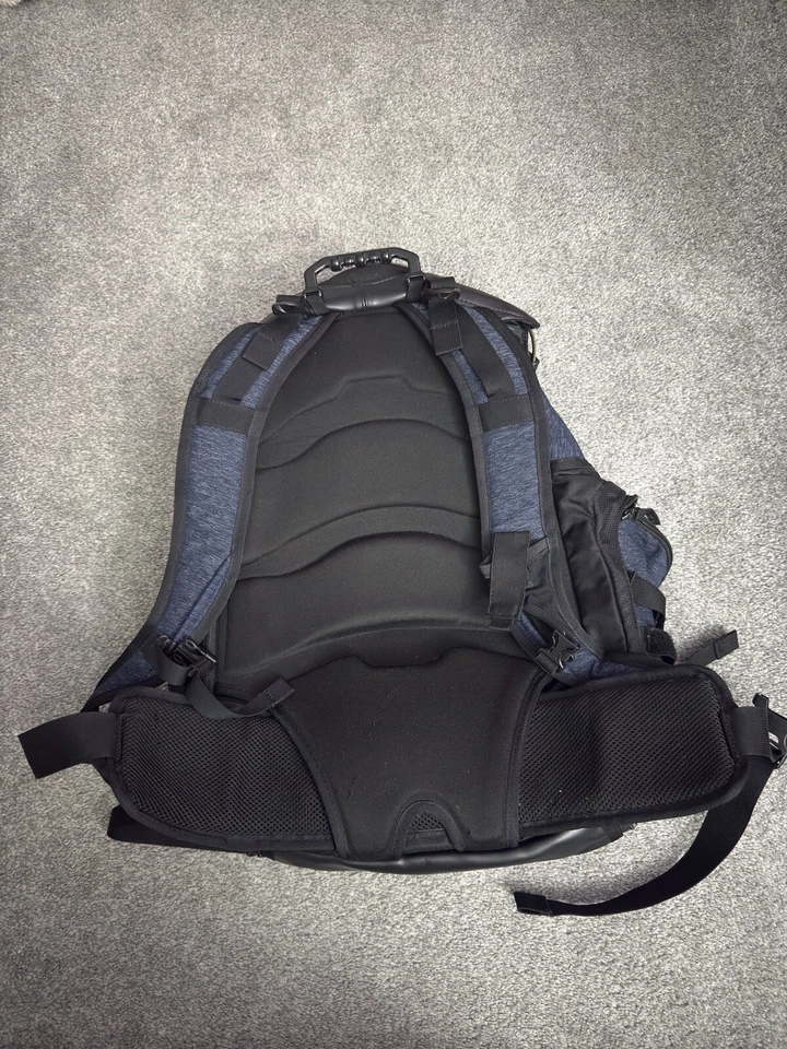 Mochila para fregadero de cocina Oakley 34 litros portátil bolsillo táctico equipo de campo senderismo Foto 2 de 4