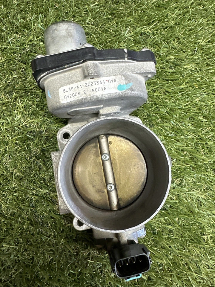 2004-2008  FORD EXPLORER 4.0L Throttle Body Used OEM 8L3E-AA OEM - Image 4 of 4