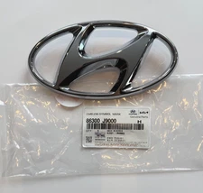 Genuine OEM REAR Trunk Lift Gate "H" Emblem 86300-J9000 for 2018-21 Hyundai Kona