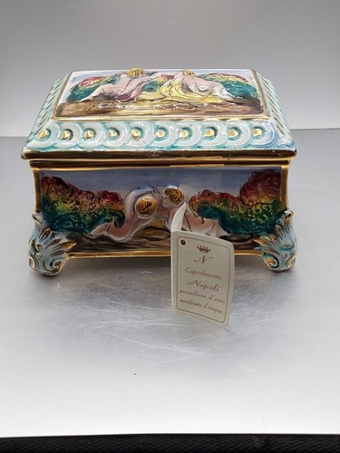 Capodimonte Porcelain HandPainted Raised Relief Lid Box Cherubs Italy 4067 Vtg - Picture 12 of 14
