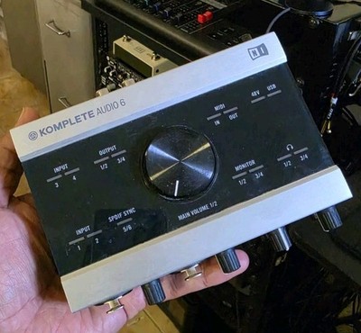 Native Instruments KOMPLETE AUDIO 6 Digital Recording Interface