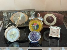 Job-lot 6x horloges. Certains fonctionnent, d'autres ne fonctionnent pas, à réparer x pièces détachées.
