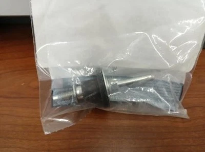 YC2Z6C519BA OEM ILHÓ, TAMPA DA VÁLVULA Ford Truck - Imagem 2 de 3