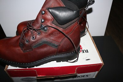 NEW Red Wing men display picture 1