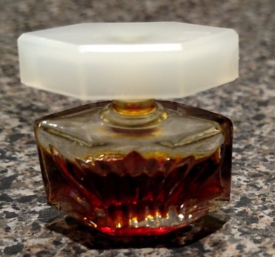Caesars Woman Extravagant Mini Perfume Vantage 1/8 oz.