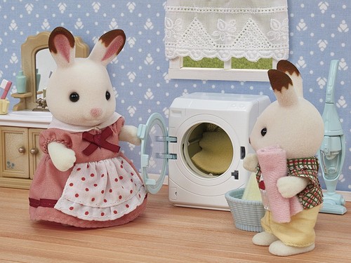 2 Juegos Sylvanian Families - Tendedero y Lavadora con Aspiradora - Imagen 9 de 9