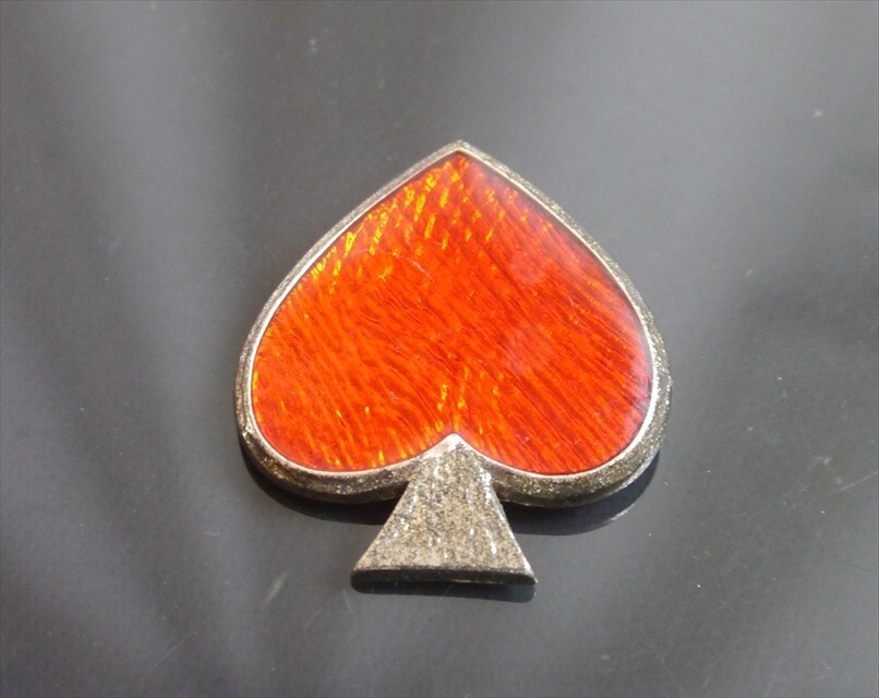 イヴサンローラン Authentic Yves Saint-Laurent Necklace top brooch spade Metallic