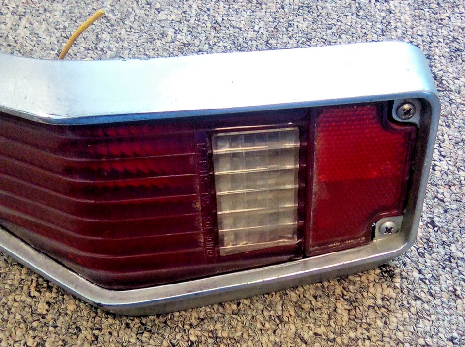 Estação de lanterna traseira esquerda para motorista Wgn compatível com 71-77 VEGA LOC-204DG - Imagem 3 de 4