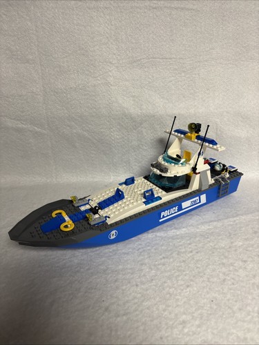 LEGO City: Police Boat (7287) - Picture 3 of 8
