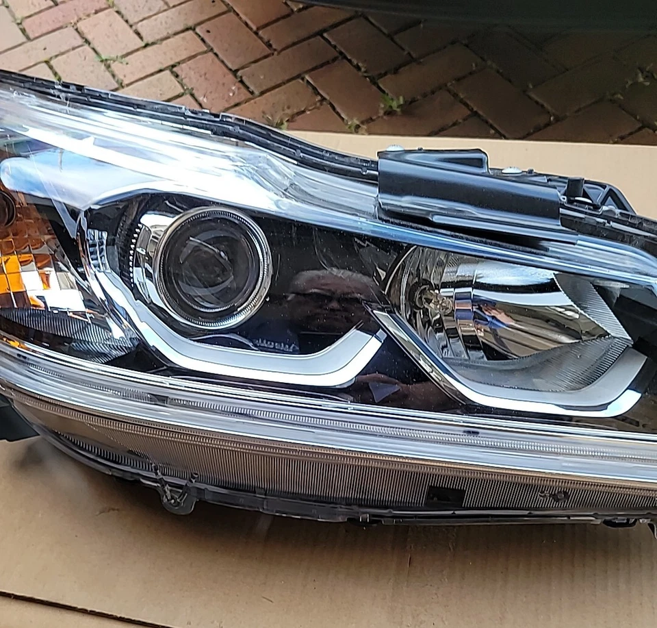 TYC 20-9913-00-9 Headlight for NI2503254 26010-6FL0A 2016/2020 NISSAN ROGUE. NEW - Image 4 of 4