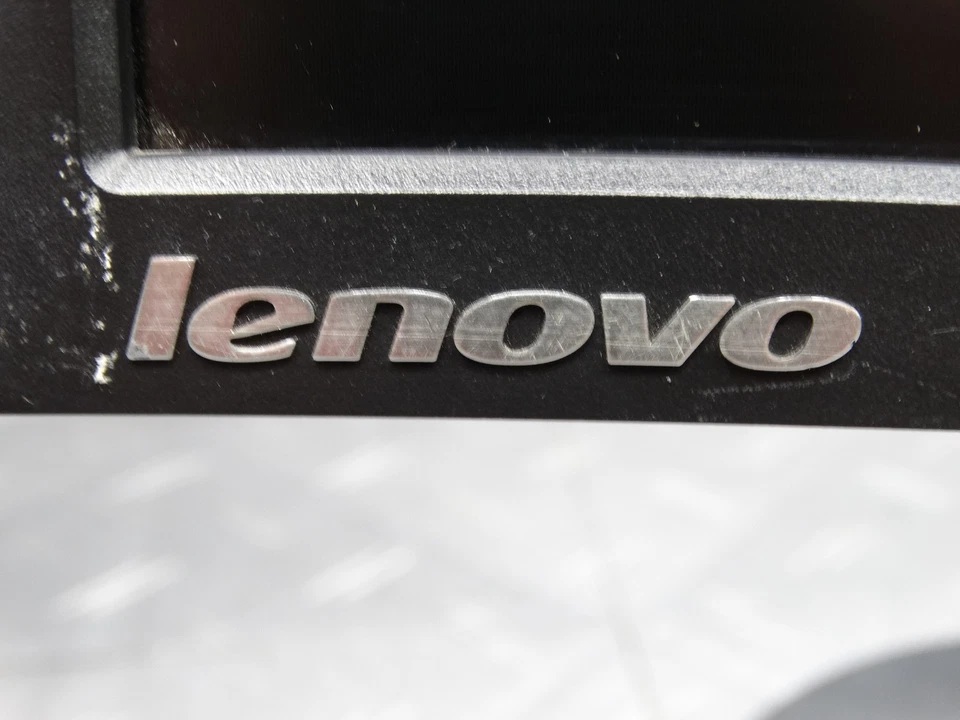 Lenovo ThinkVision 17in LCD Monitor Display Widescreen T1714pA + Stand - Image 2 of 4