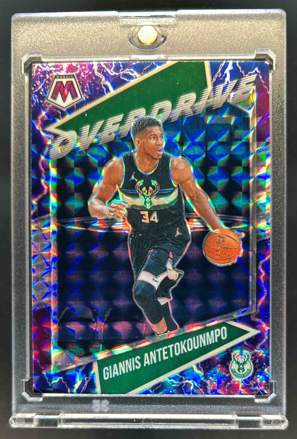 2020-21 Mosaic Giannis Antetokounmpo Overdrive Prizm #7 Bucks