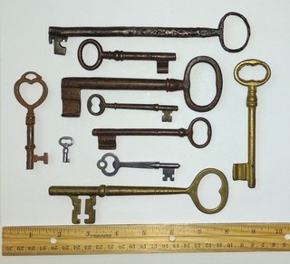 Awesome Lot of 10 Vintage Antique Old Skeleton Keys of Various Sizes & Shapes
