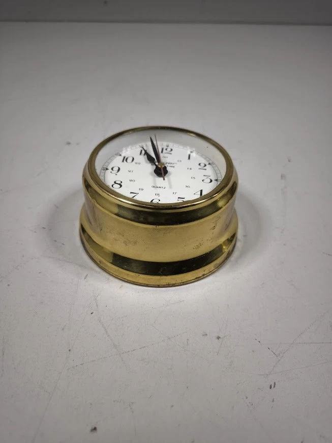 Horloge Marine Vintage En Quartz - Laiton, Fonctionnelle, Signes D'Utilisation - Photo 3/4