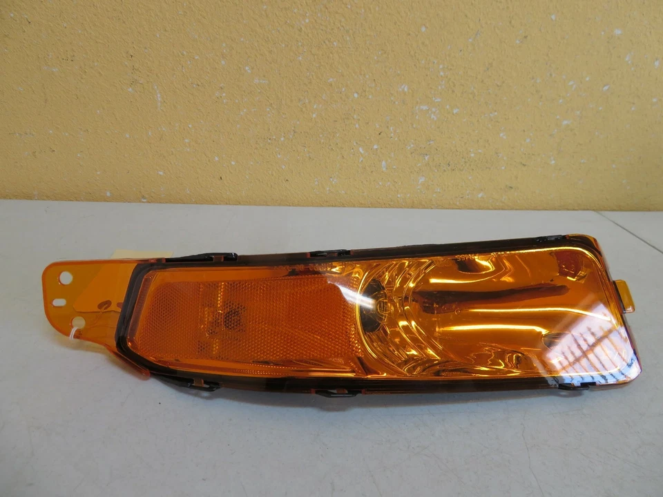 2005-2007 FORD MUSTANG LEFT SIGNAL LIGHT - Image 2 of 4