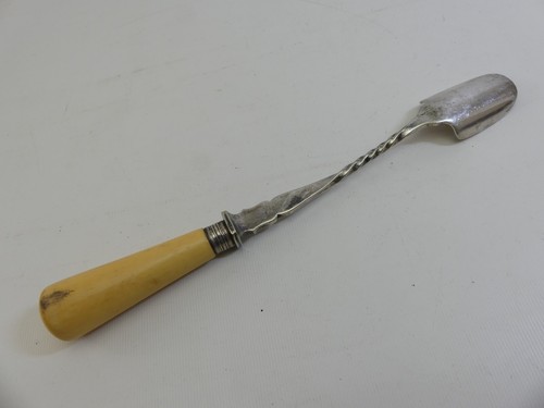 (ref288CG) Antique Stilton Scoop Bovine Cattle Bone Handle Silver Plated - Imagen 5 de 6