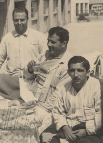 #54116 Greece 1950s. Visiting patients on the balcony of the Hospital. Photo - Picture 4 of 5