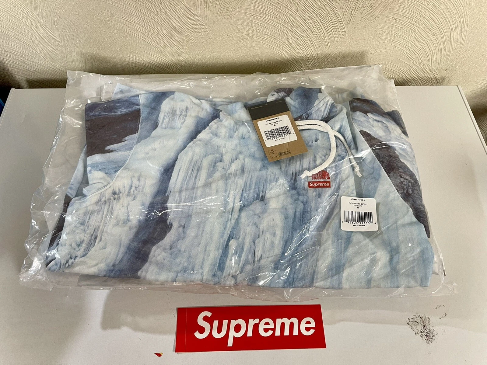 Sweat shirt à capuche Supreme x The North Face Ice Climb taille M SS21