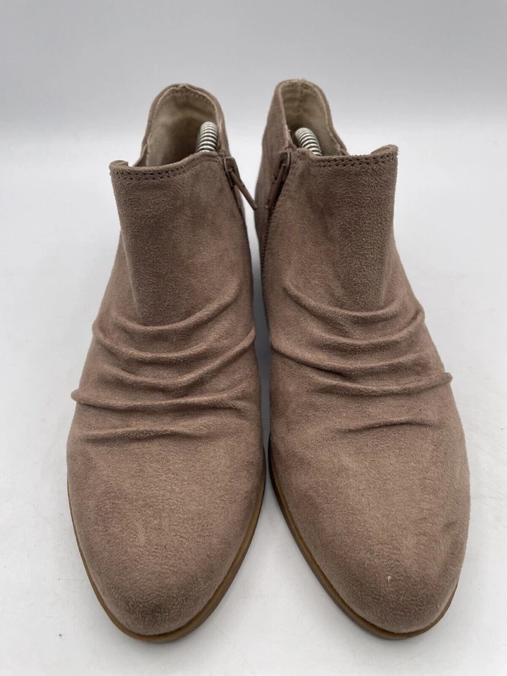 LifeStride Aurora 射击踝靴女式 7M 码蘑菇麂皮绒侧拉链 — 第 2/4 张图片