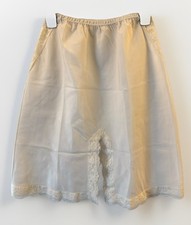 Barbizon Petti Pert Tafredda Lace Half Slip Sz Med Short White Lingerie 9  Slit